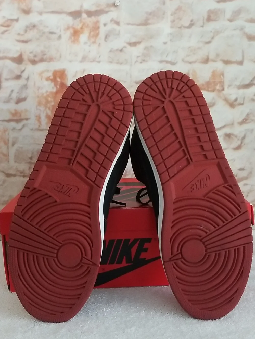 Air Jordan 1 Mid Fearless Sneakers